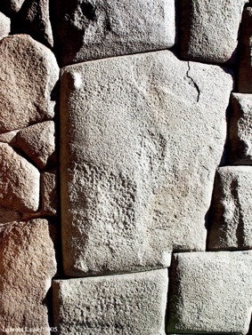 CuzcoTwelveAngleStone